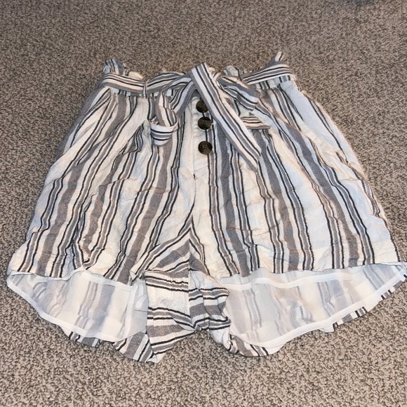 American eagle stripped shorts size extra small - Picture 1 of 3